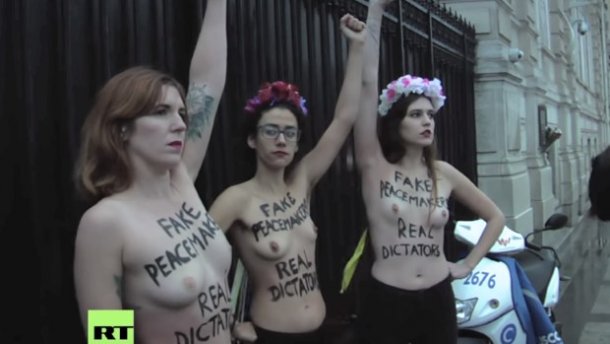 Femen arrêtées, Paris (capture d'écran RT)