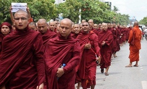 La manifestation des moines bouddhistes le dimanche 2 septembre en Birmanie.