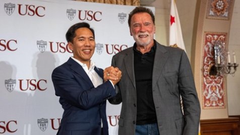 Commentaire de Ouam sur Assassinat de Charlie Kirk : Schwarzenegger appelle à se libérer des réseaux sociaux, des médias et des partis politiques qui nous divisent